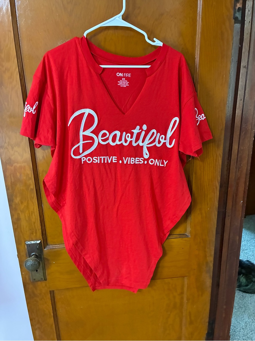 ❤️ 2/$10 / NWT On Fire Brand Red V-Neck Tee "Beautiful - Positive Vibes Only"